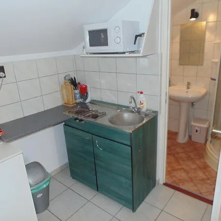 Apartment Almos *